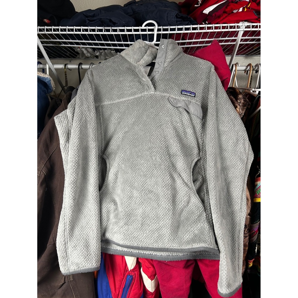 Patagonia grey fleece T snap